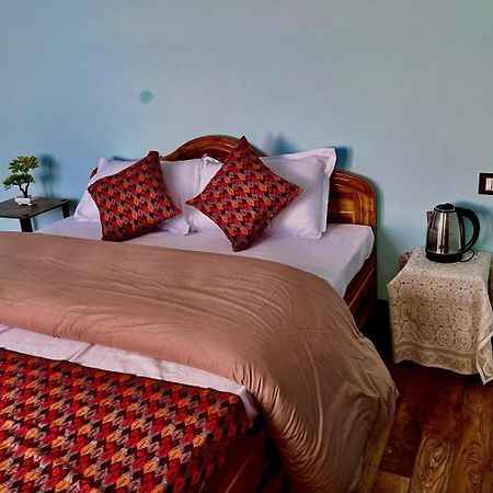 Forest Lodge - 80 Mts From Mall Road Darjeeling  Buitenkant foto