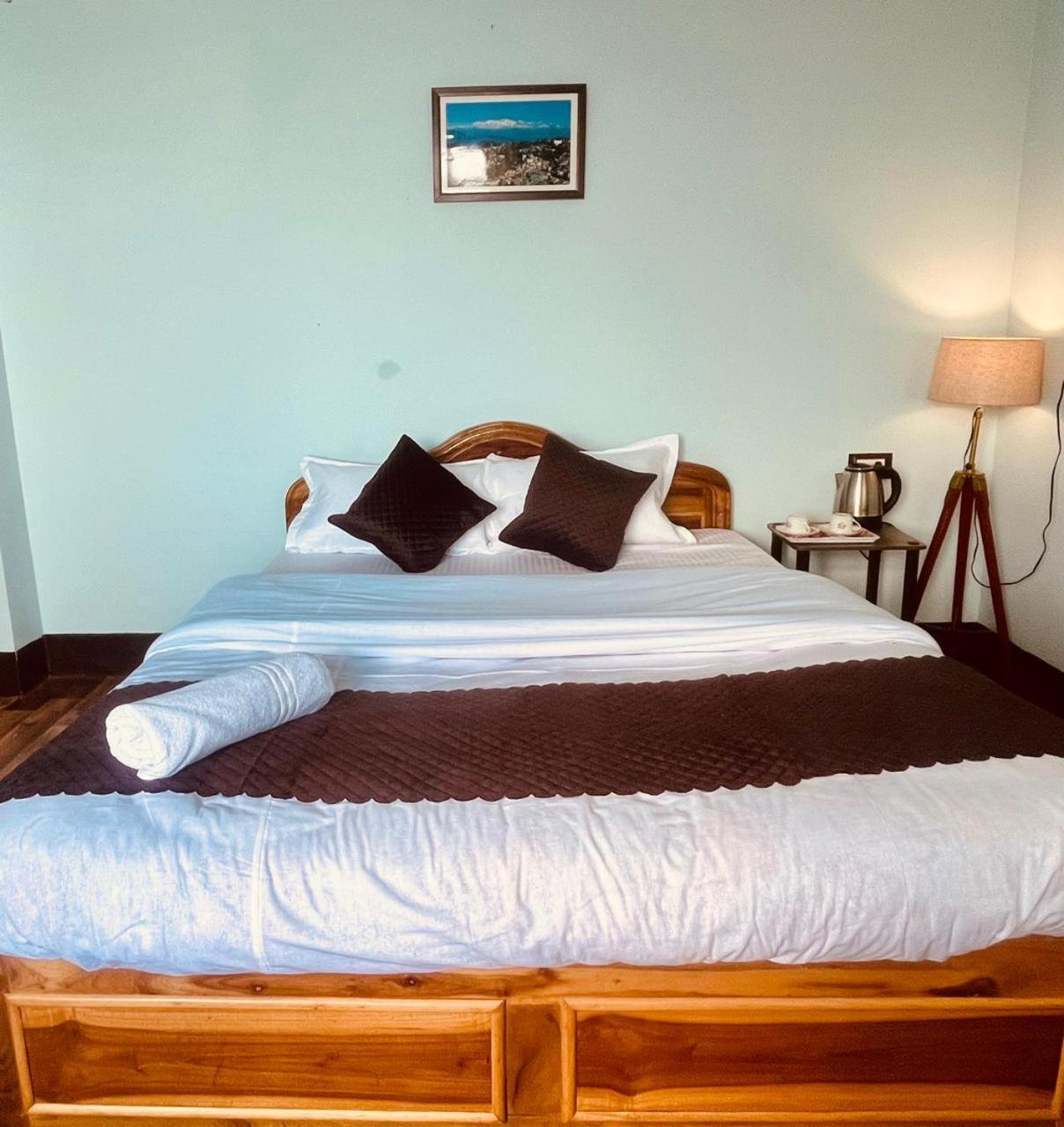 Forest Lodge - 80 Mts From Mall Road Darjeeling  Buitenkant foto