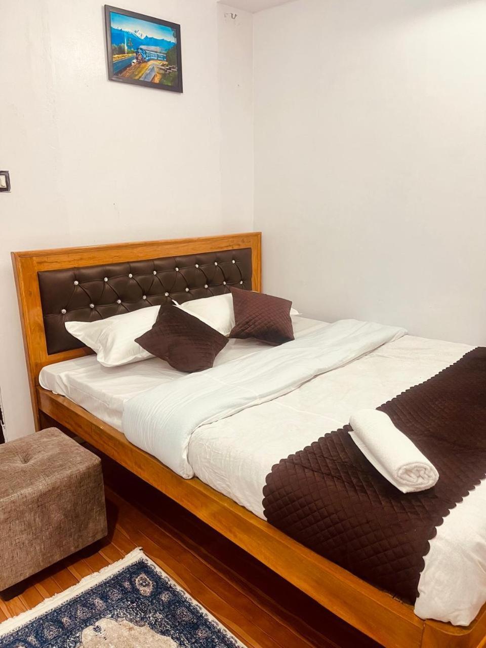 Forest Lodge - 80 Mts From Mall Road Darjeeling  Buitenkant foto