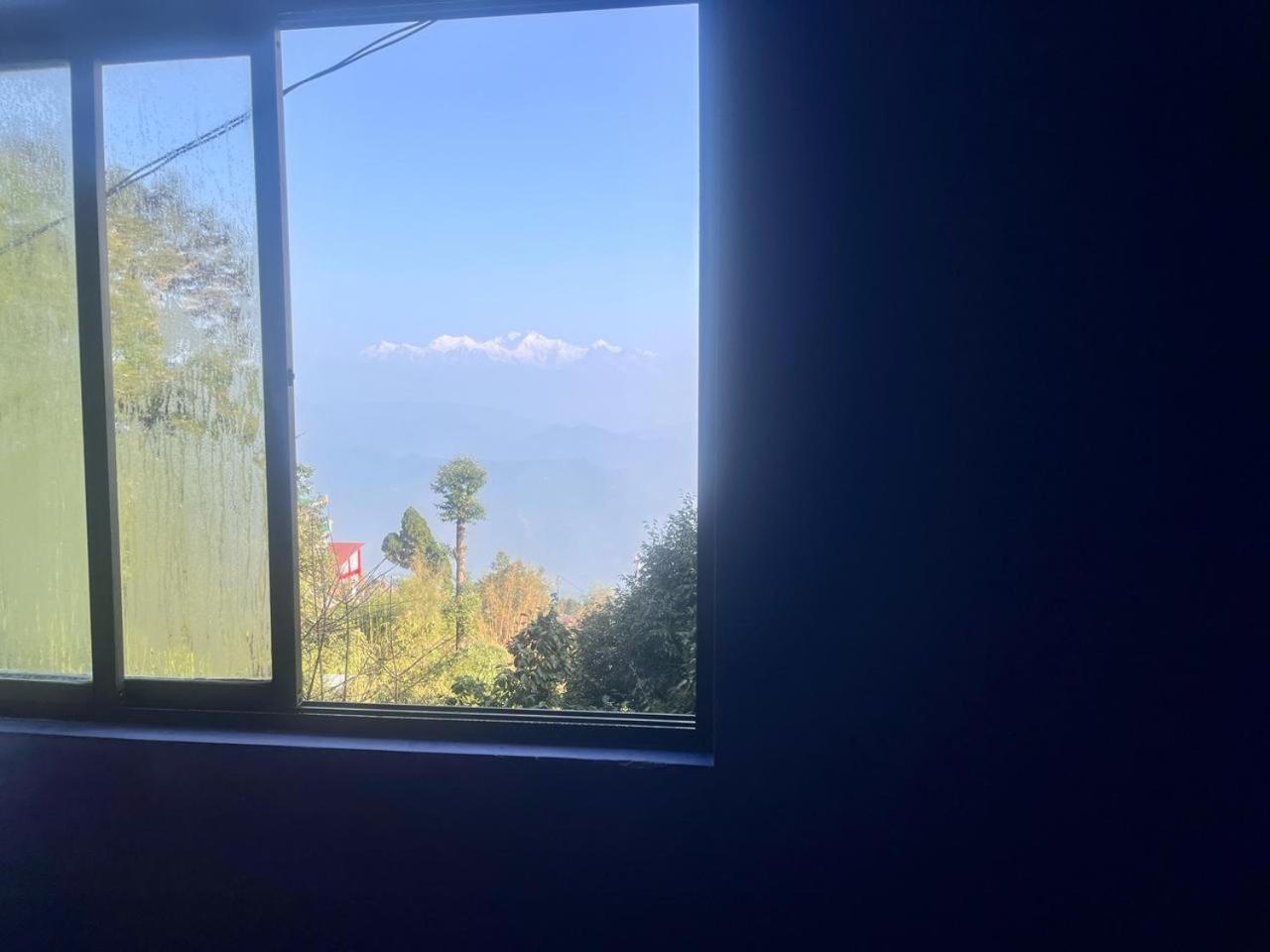 Forest Lodge - 80 Mts From Mall Road Darjeeling  Buitenkant foto