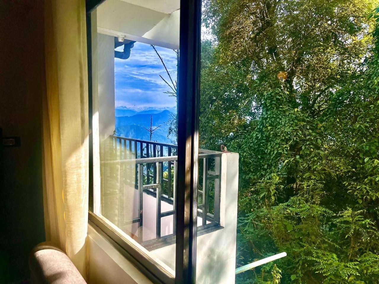 Forest Lodge - 80 Mts From Mall Road Darjeeling  Buitenkant foto