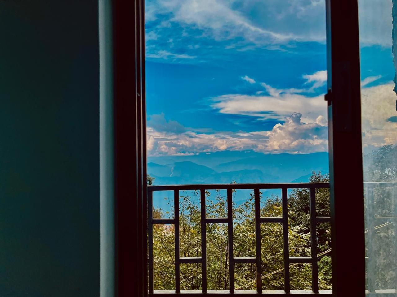Forest Lodge - 80 Mts From Mall Road Darjeeling  Buitenkant foto